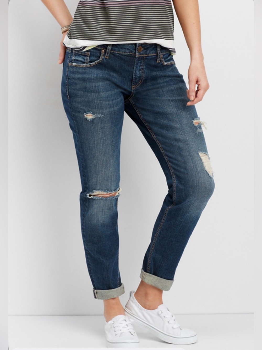 Silver Jean Co. Distressed Boyfriend Jeans